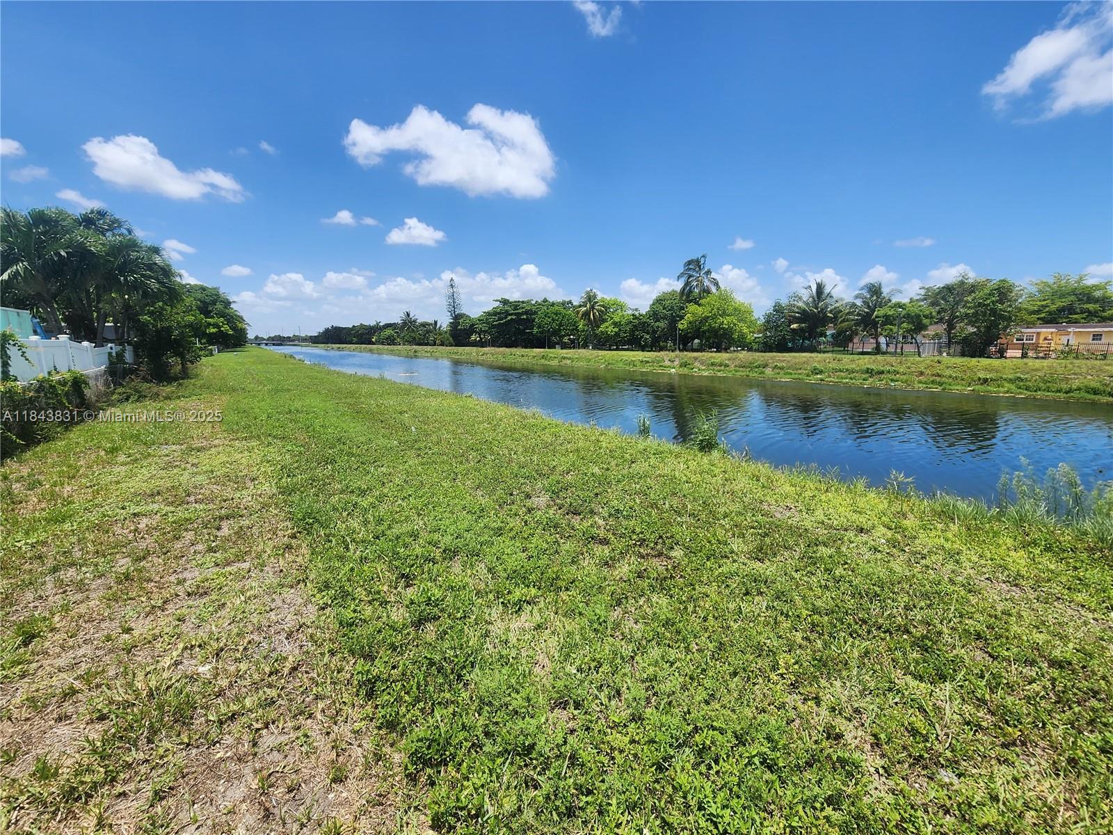 LAUDERDALE LAKES NORTH GA - Residential