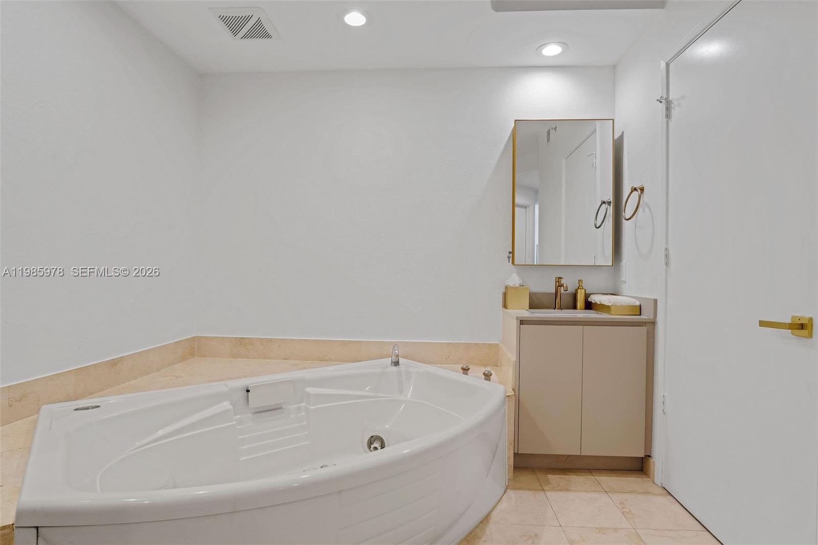 LAKE VILLA ONE CONDO - Residential Lease