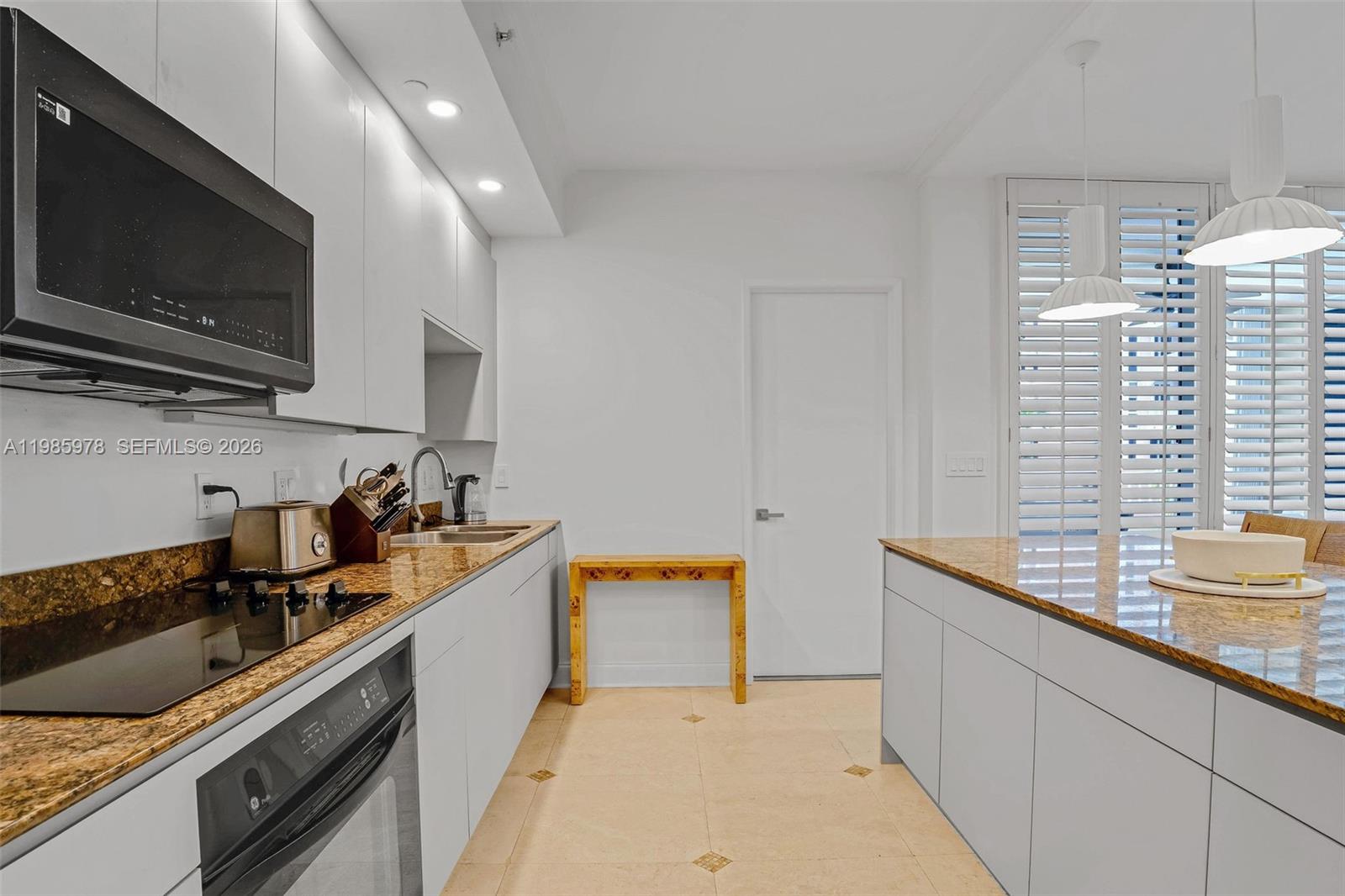 LAKE VILLA ONE CONDO - Residential Lease