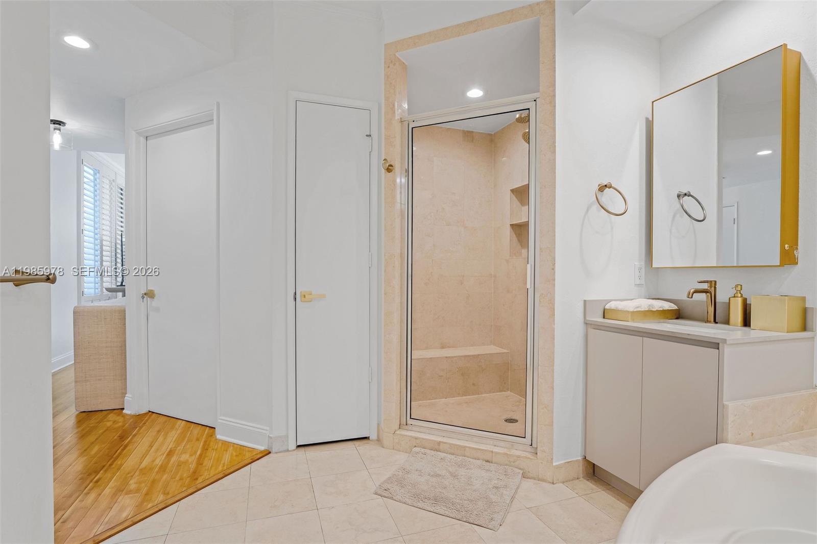 LAKE VILLA ONE CONDO - Residential Lease