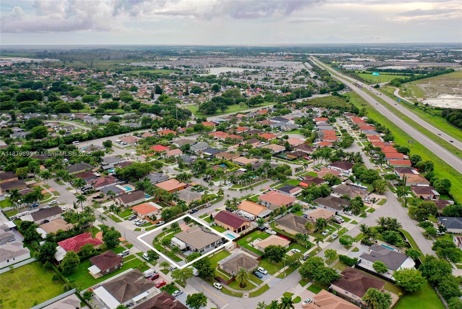 TENNESSEE ESTATES - Residential