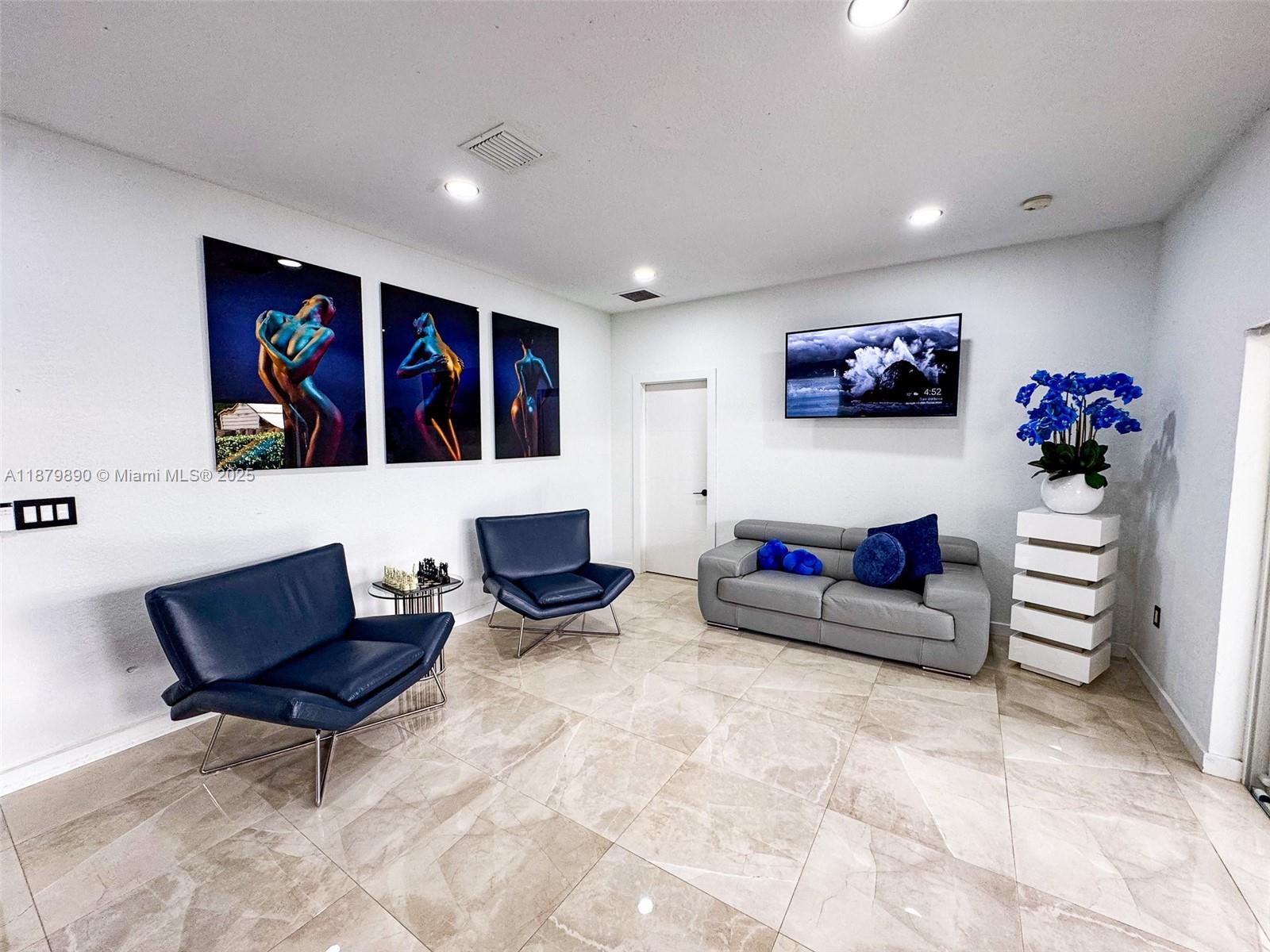 TENNESSEE ESTATES - Residential