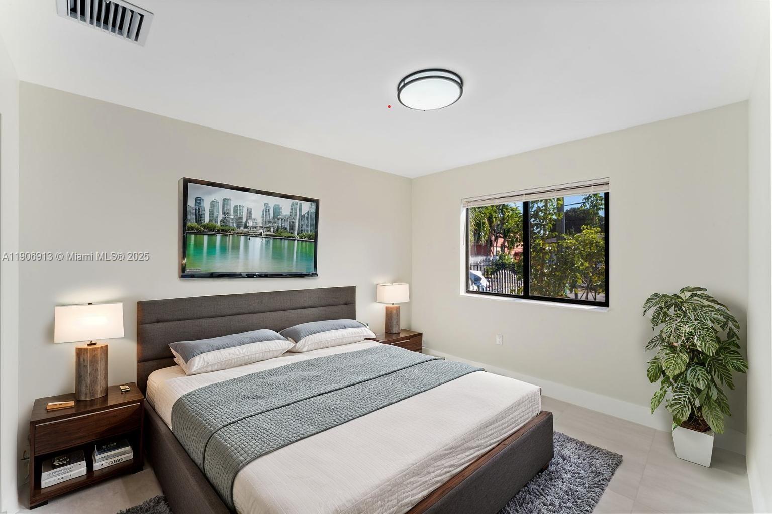 WOODMERE - Residential Income