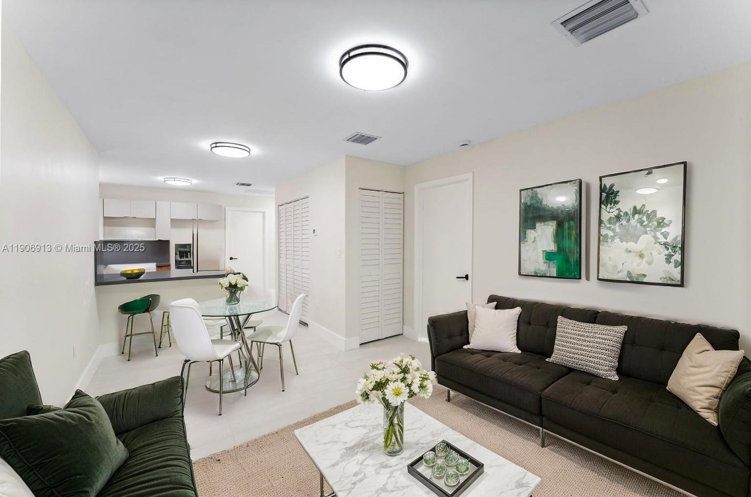 WOODMERE - Residential Income