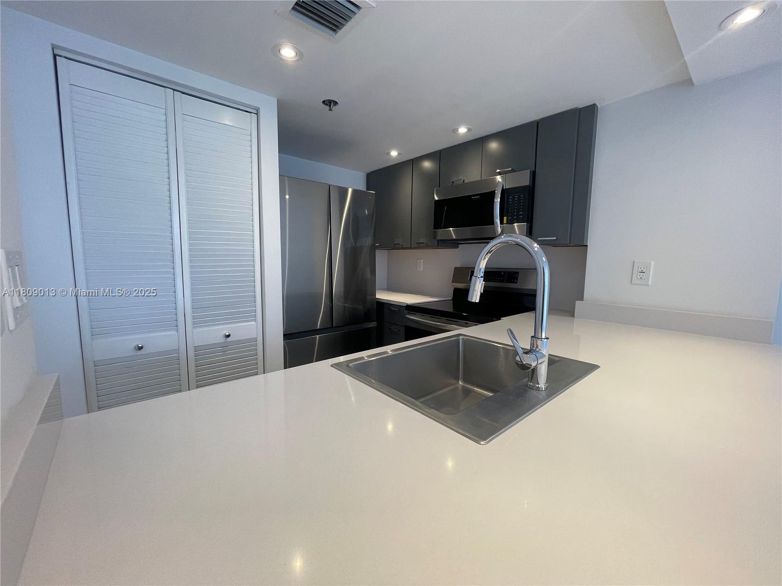 BRICKELL KEY II CONDO - Residential Lease
