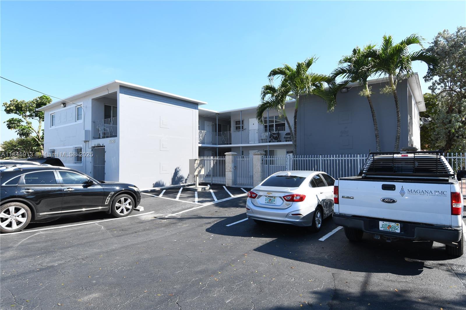 1-bed 1-bath Completely remodeled unit. Porcelain floors, impact windows and doors, central air, freshly painted. New kitchen with stainless steel appliances. One assigned parking space. Laundry room on site with coin machines. Water and Garbage included. Tenant pays electricity and internet/cable. NO PETS, NO SMOKING, NO SUB-LEASING. Vacant. Centrally located, close to I95. Area is improving quickly with plenty of new development nearby.