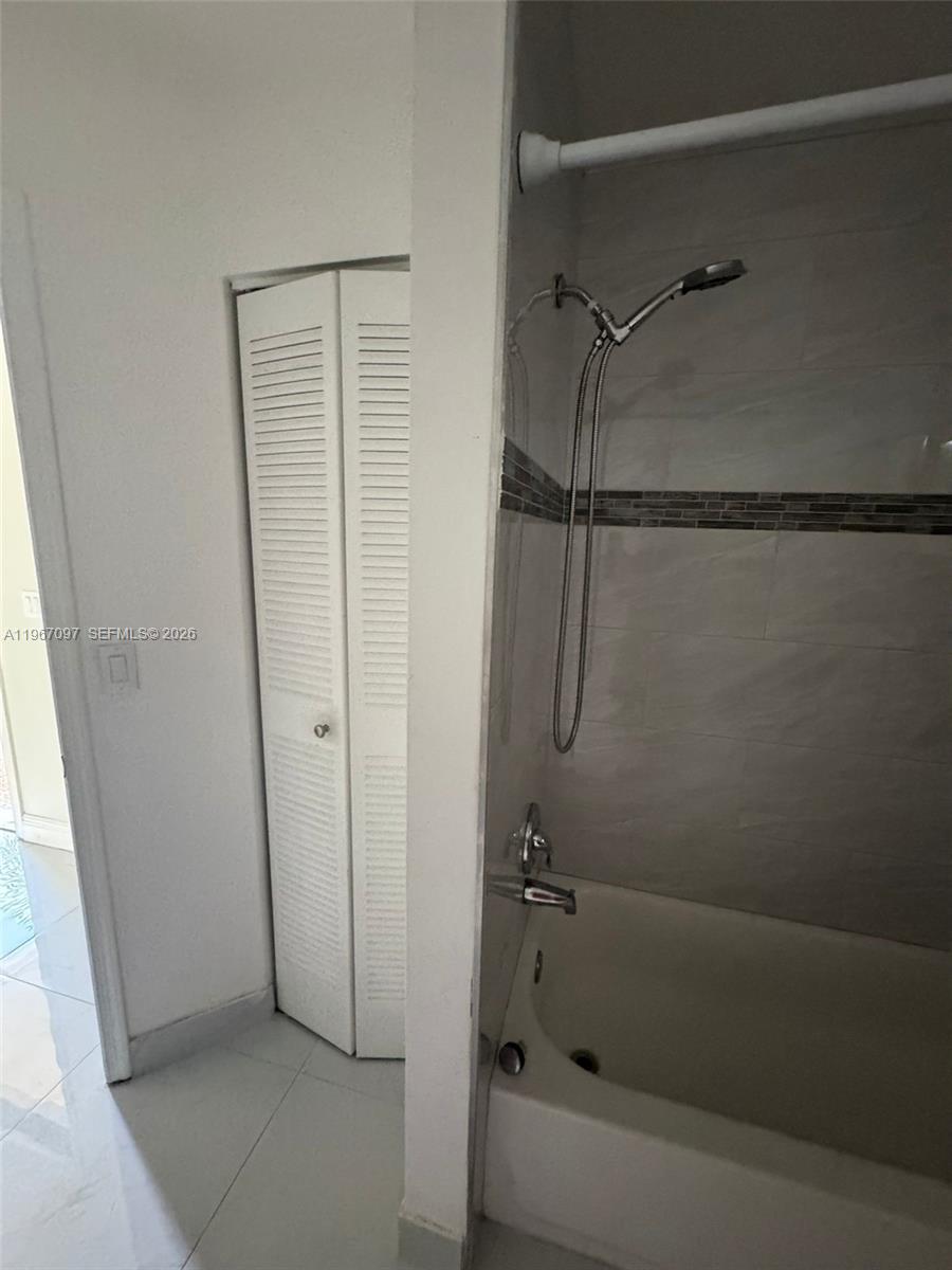 ROSEWOOD CONDO - Residential