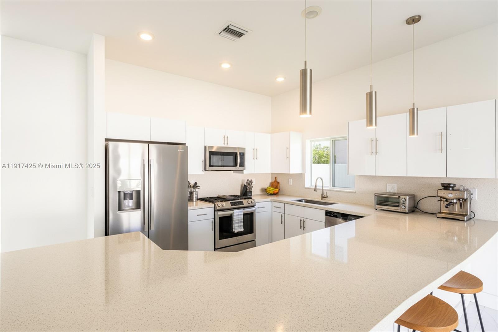 DIXIE HEIGHTS - Residential