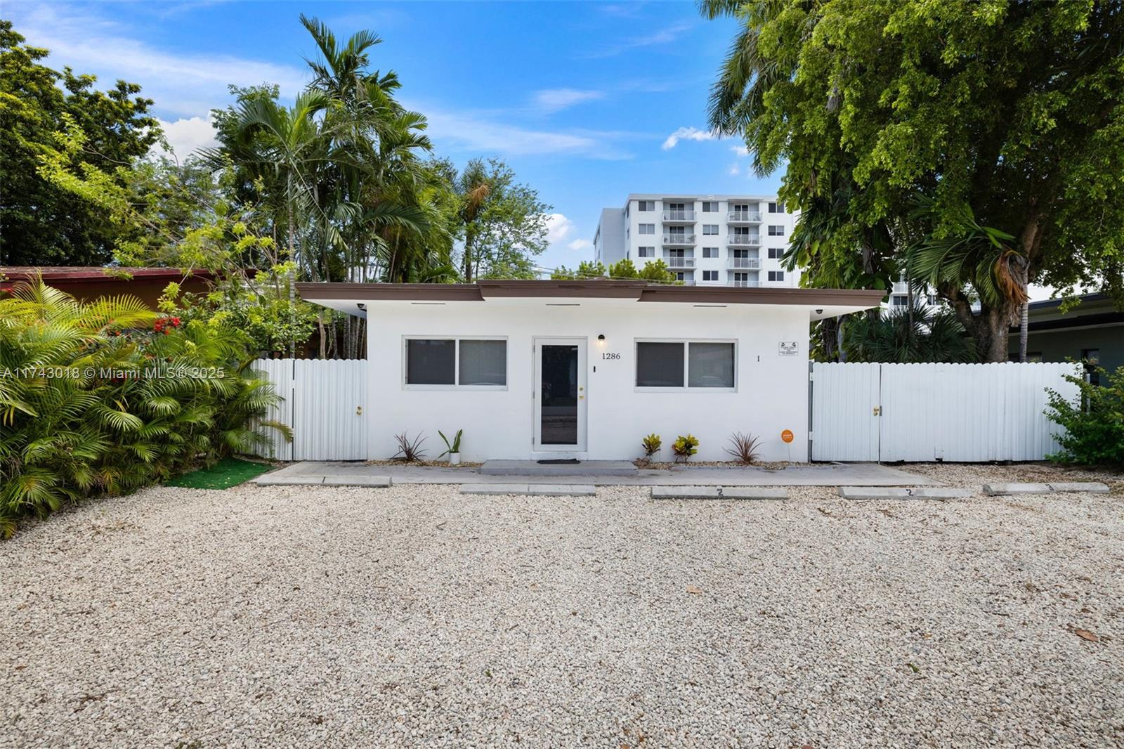 CALLING INVESTORS!! Turnkey Triplex – Fully Renovated & Income Producing!
RECENTLY UPDATED ROOF, NEW GUTTERS, PBC PIPES, NEW ELECTRICAL, UPDATED SEPTIC TANK.
Fully updated and ready-to-go property.
1 bed/1 bath + 1 2 bed/2 bath on Airbnb
1 2 bed/2 bath leased at $2,500/mo (1-year lease)
Airbnb earned over $51,000 in the past year, even with owner occupying one unit.
Option to purchase furnished or unfurnished.
Located off Biscayne Blvd, minutes from MIMO, Design District & Bal Harbour.