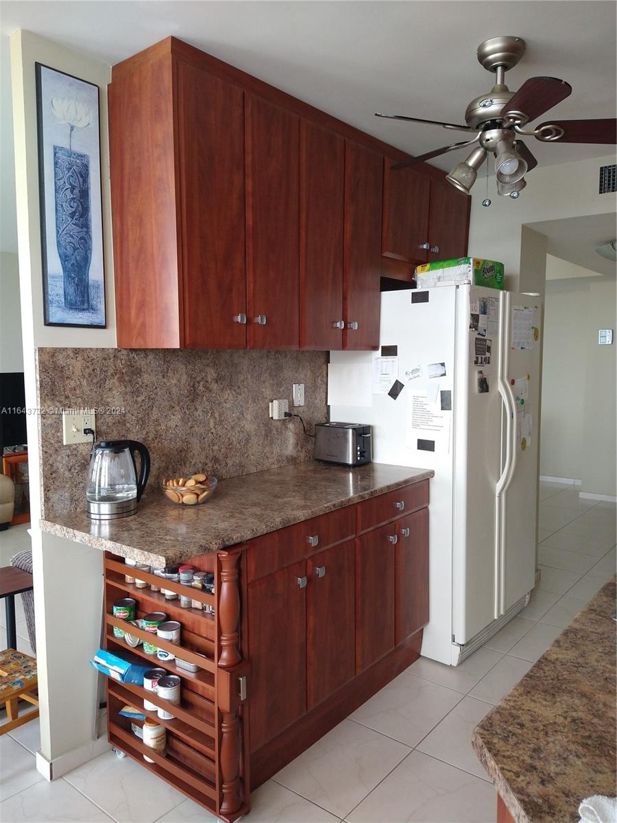 WINSTON TOWERS 200 - Residential