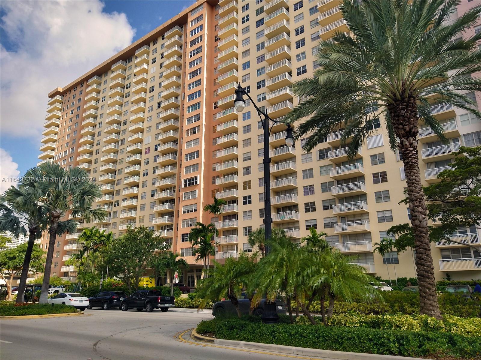 WINSTON TOWERS 200 - Residential