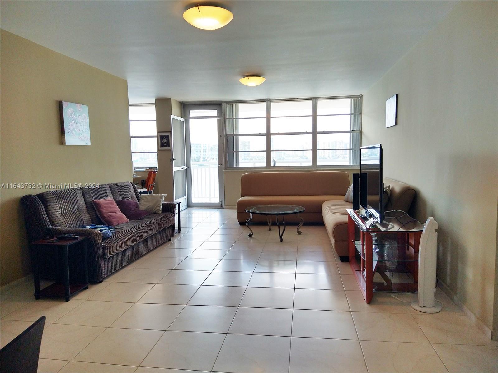 WINSTON TOWERS 200 - Residential