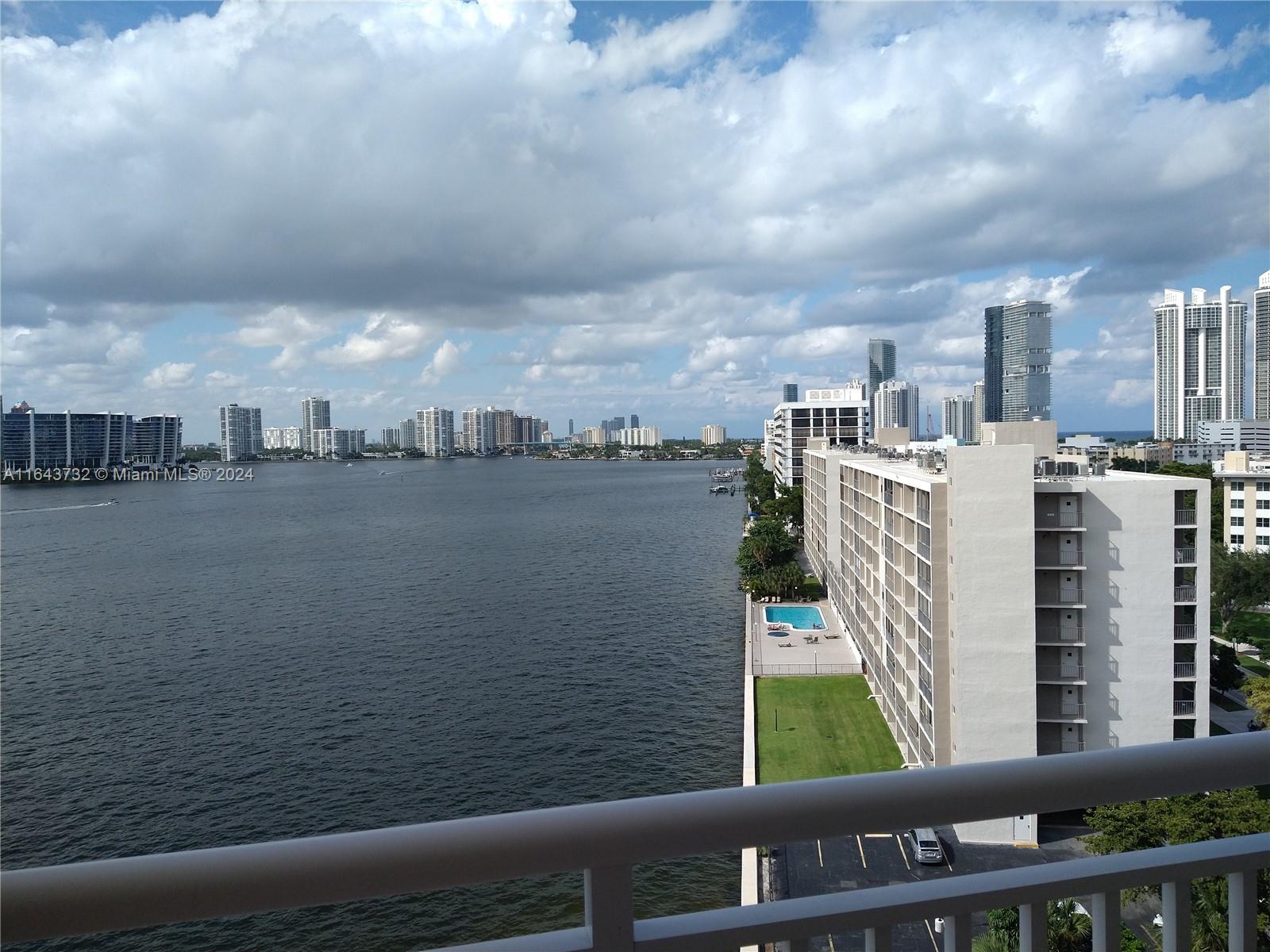 WINSTON TOWERS 200 - Residential