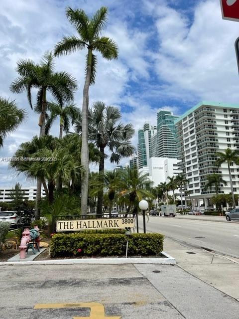 HALLMARK OF HOLLYWOOD CON - Residential