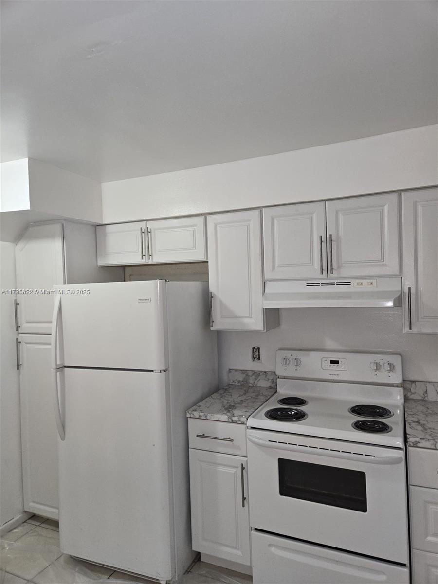 2257 Sw 80th Ter, Miramar, Broward County, Florida - 2 Bedrooms  
2 Bathrooms - 