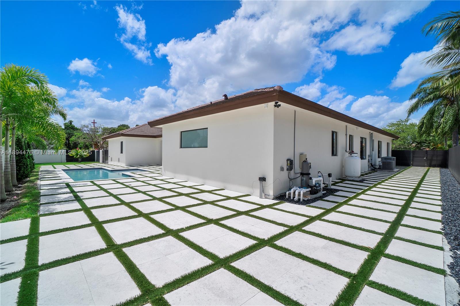 SUMMIT PARK ESTATES - Residential
