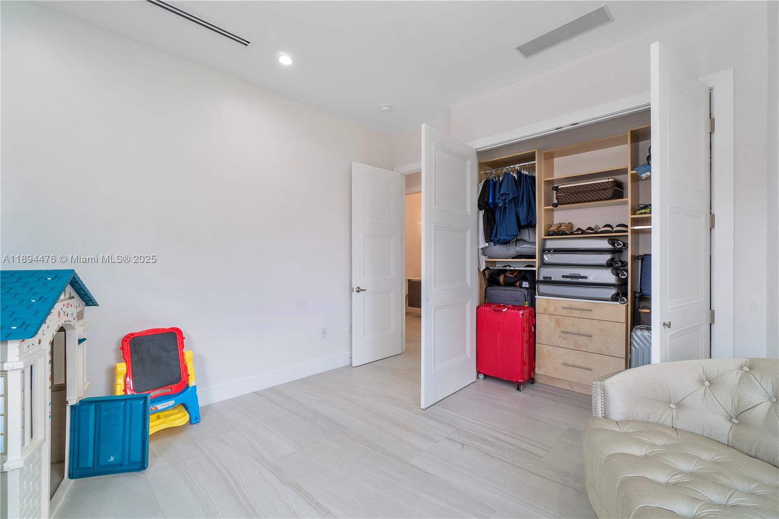 SUMMIT PARK ESTATES - Residential