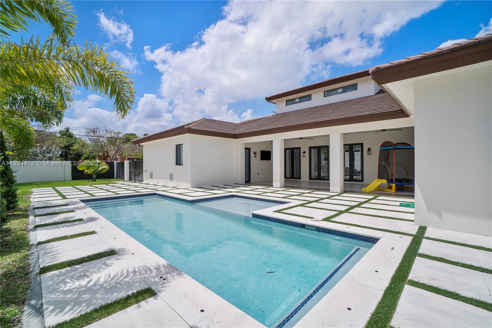 SUMMIT PARK ESTATES - Residential