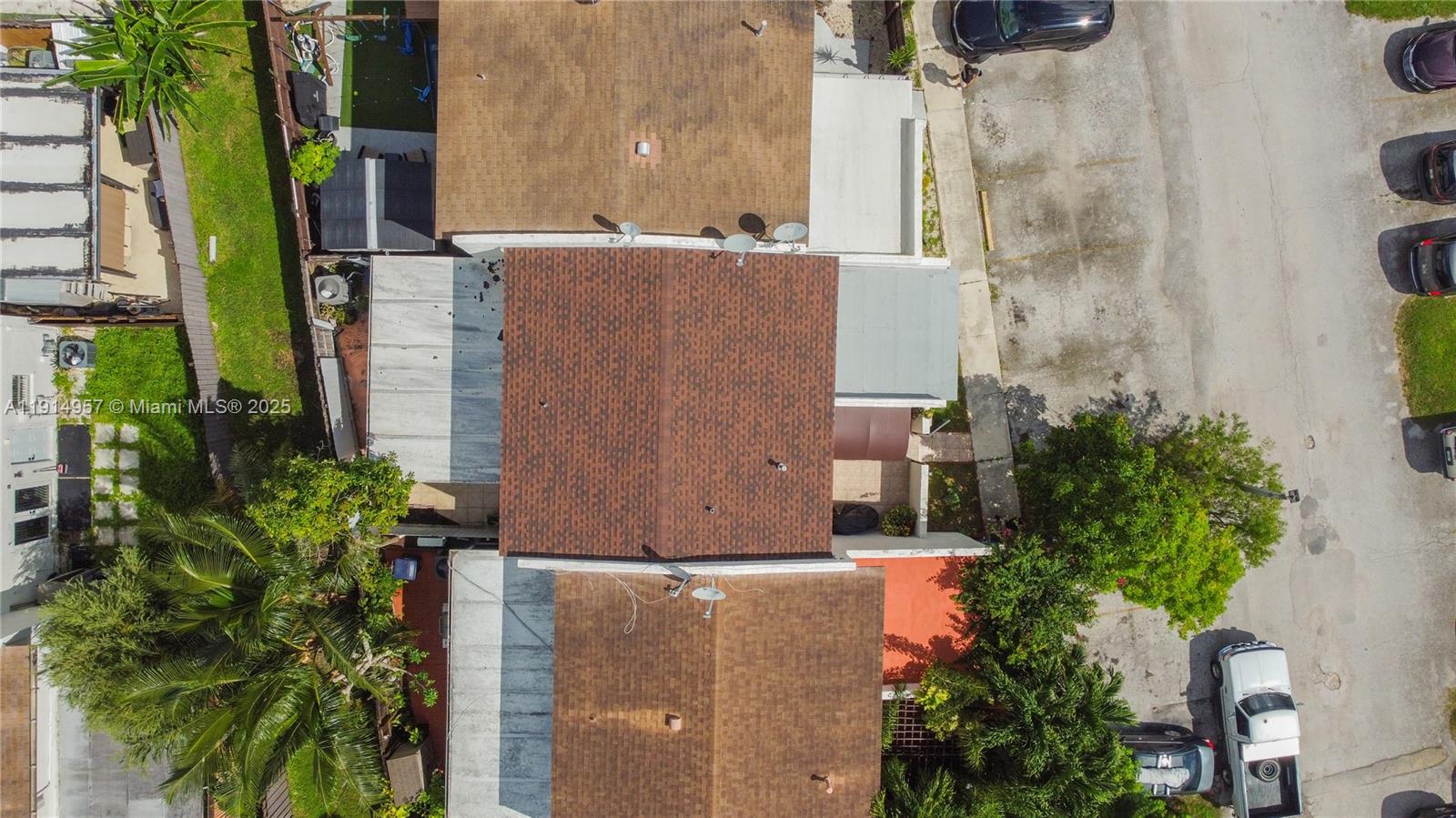 SNAPPER CREEK TOWNHOUSES - Residential Lease