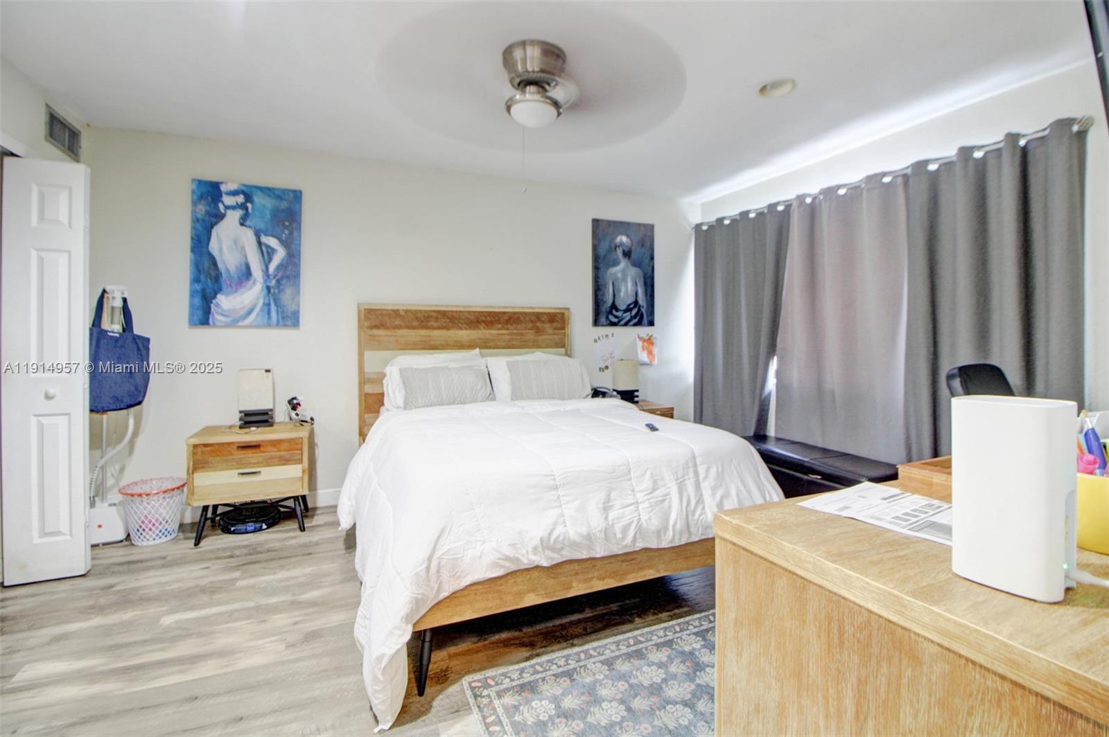 SNAPPER CREEK TOWNHOUSES - Residential Lease