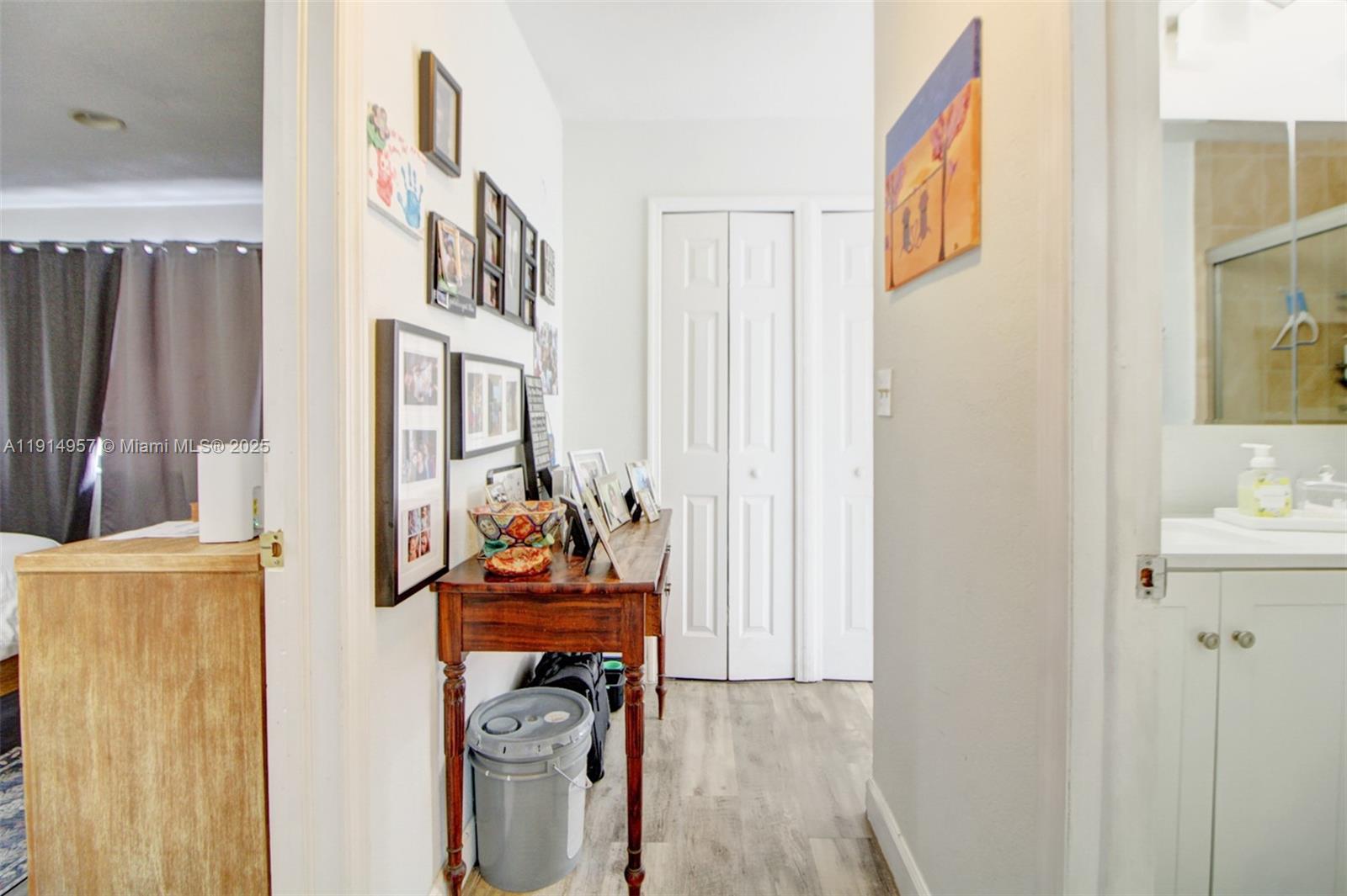 SNAPPER CREEK TOWNHOUSES - Residential Lease