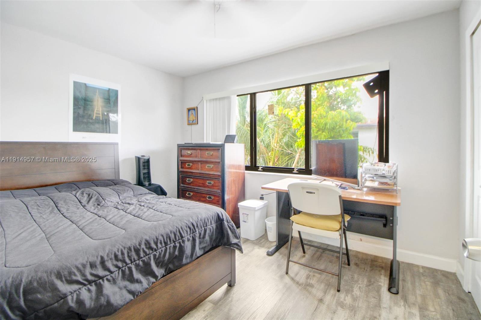 SNAPPER CREEK TOWNHOUSES - Residential Lease