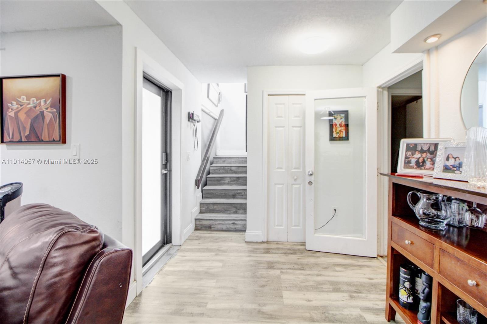 SNAPPER CREEK TOWNHOUSES - Residential Lease