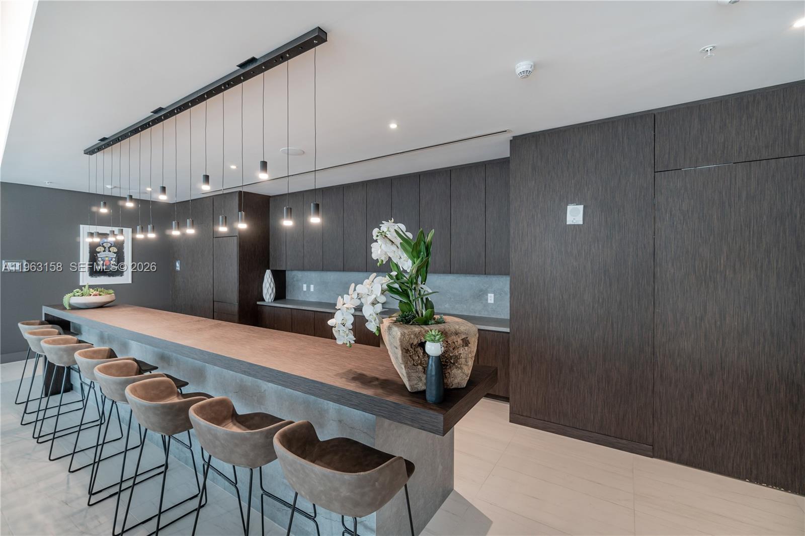 QUADRO CONDO - Residential