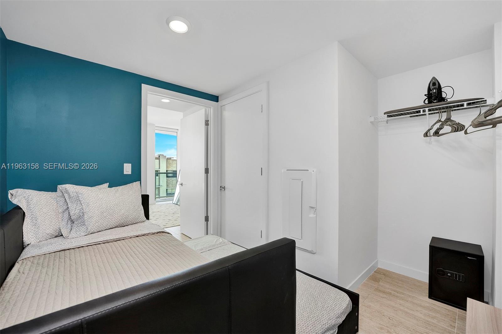 QUADRO CONDO - Residential