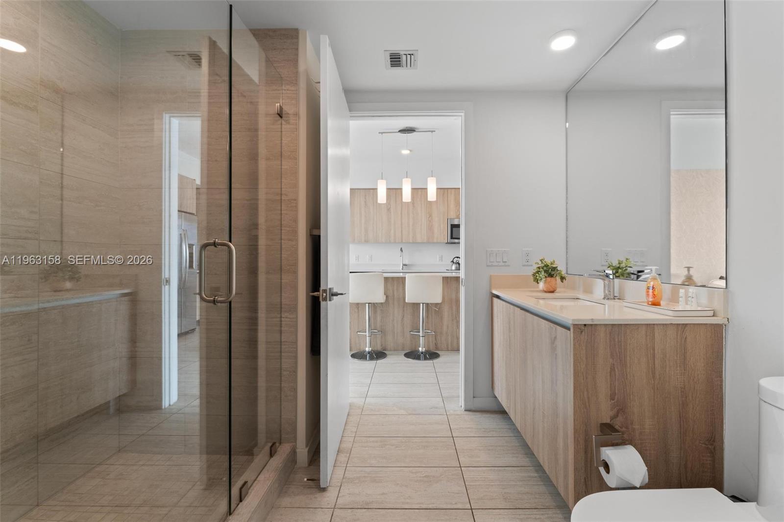 QUADRO CONDO - Residential