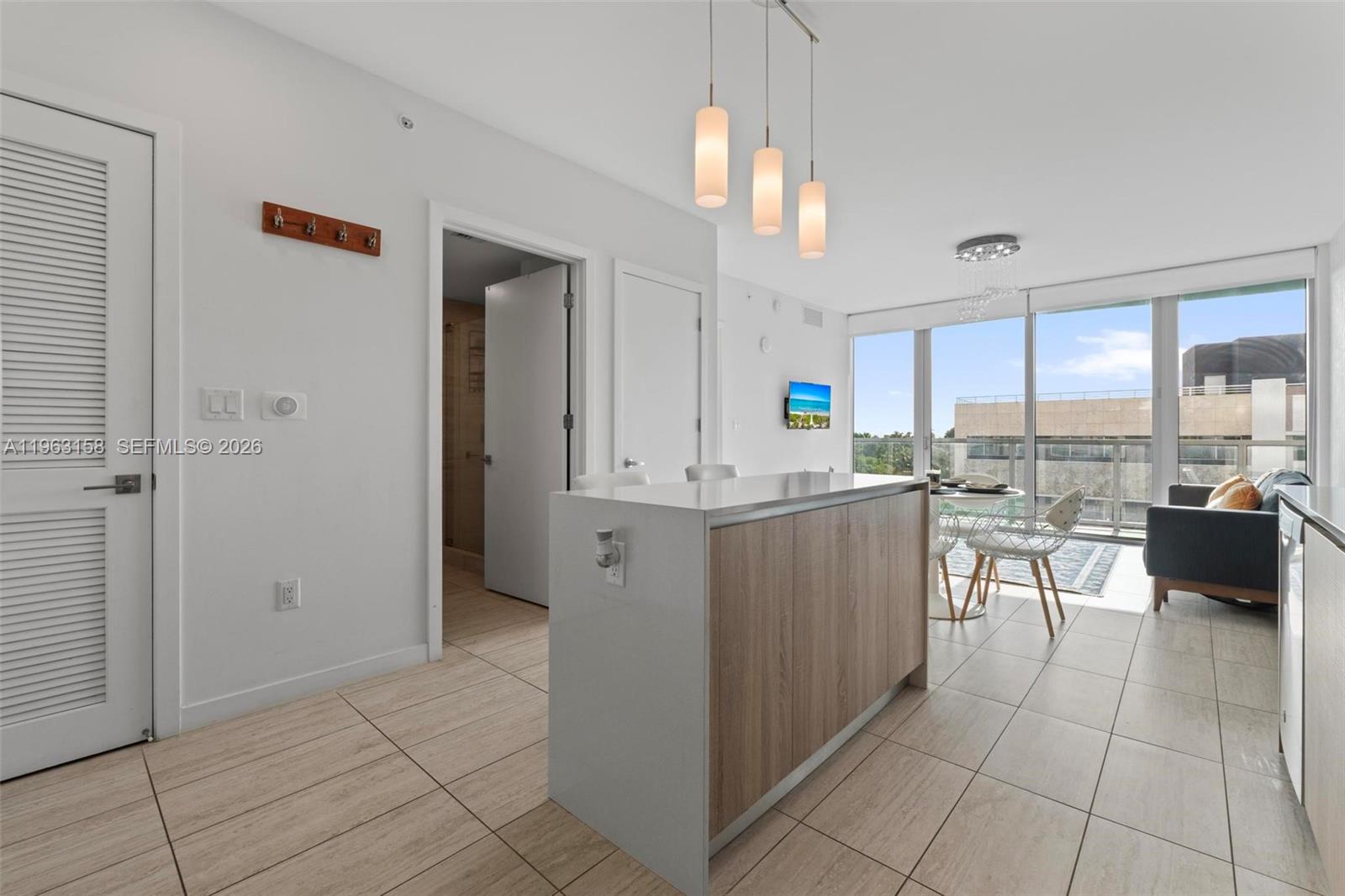 QUADRO CONDO - Residential