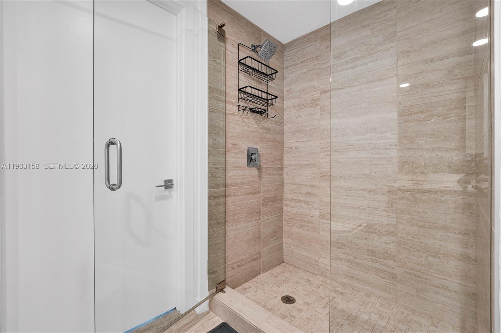 QUADRO CONDO - Residential