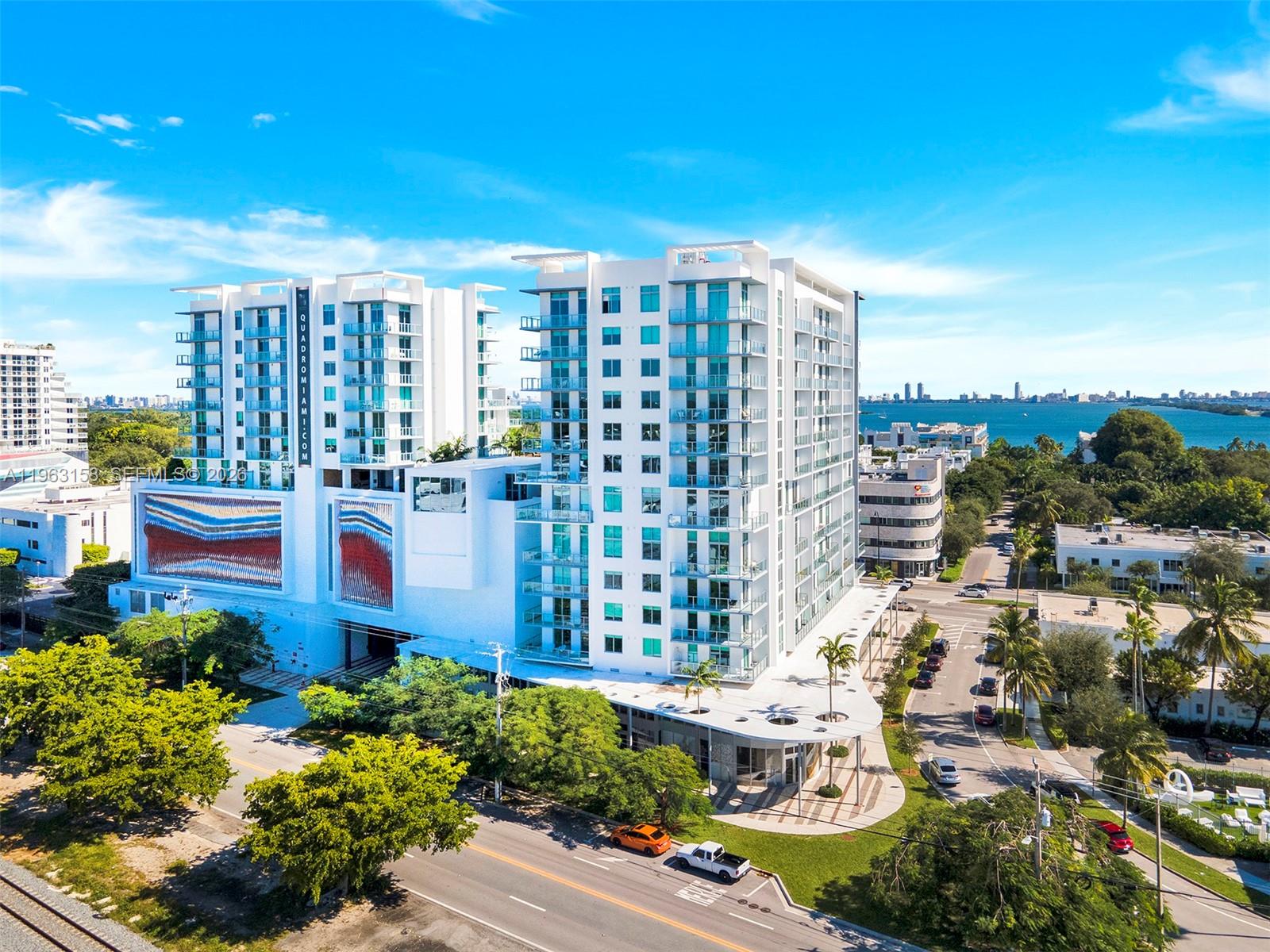 QUADRO CONDO - Residential