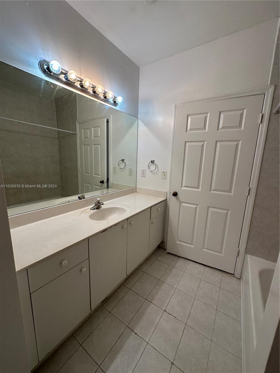 CARIBBEAN ISLES VILLAS CO - Residential Lease