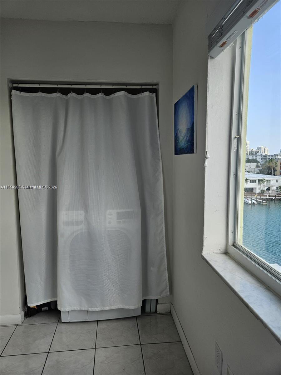 DOMINO ONE CONDO - Residential Lease