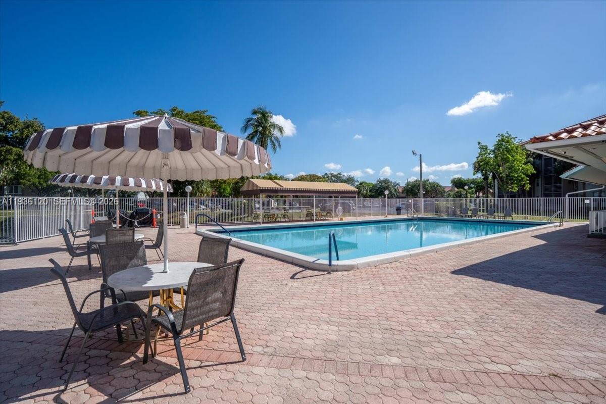 COURTYARDS OF BROWARD CON - Residential