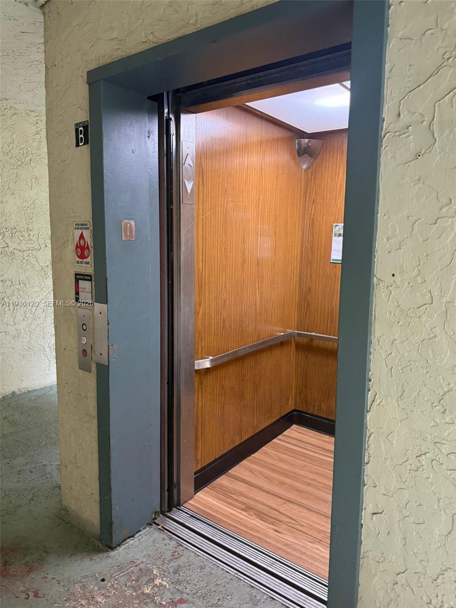 COURTYARDS OF BROWARD CON - Residential