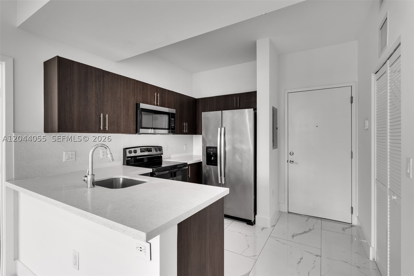 1 Curtiss Pkwy 319