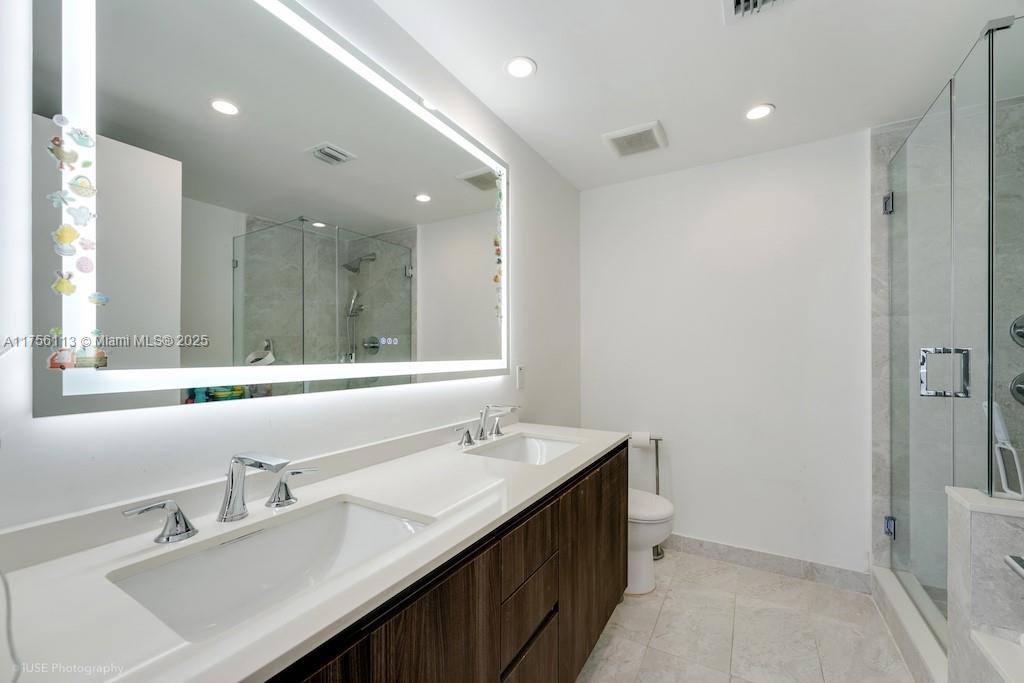 ARIA ON THE BAY CONDO - Residential