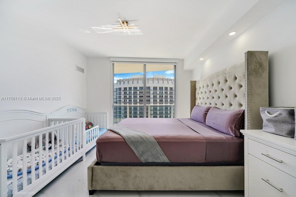 ARIA ON THE BAY CONDO - Residential