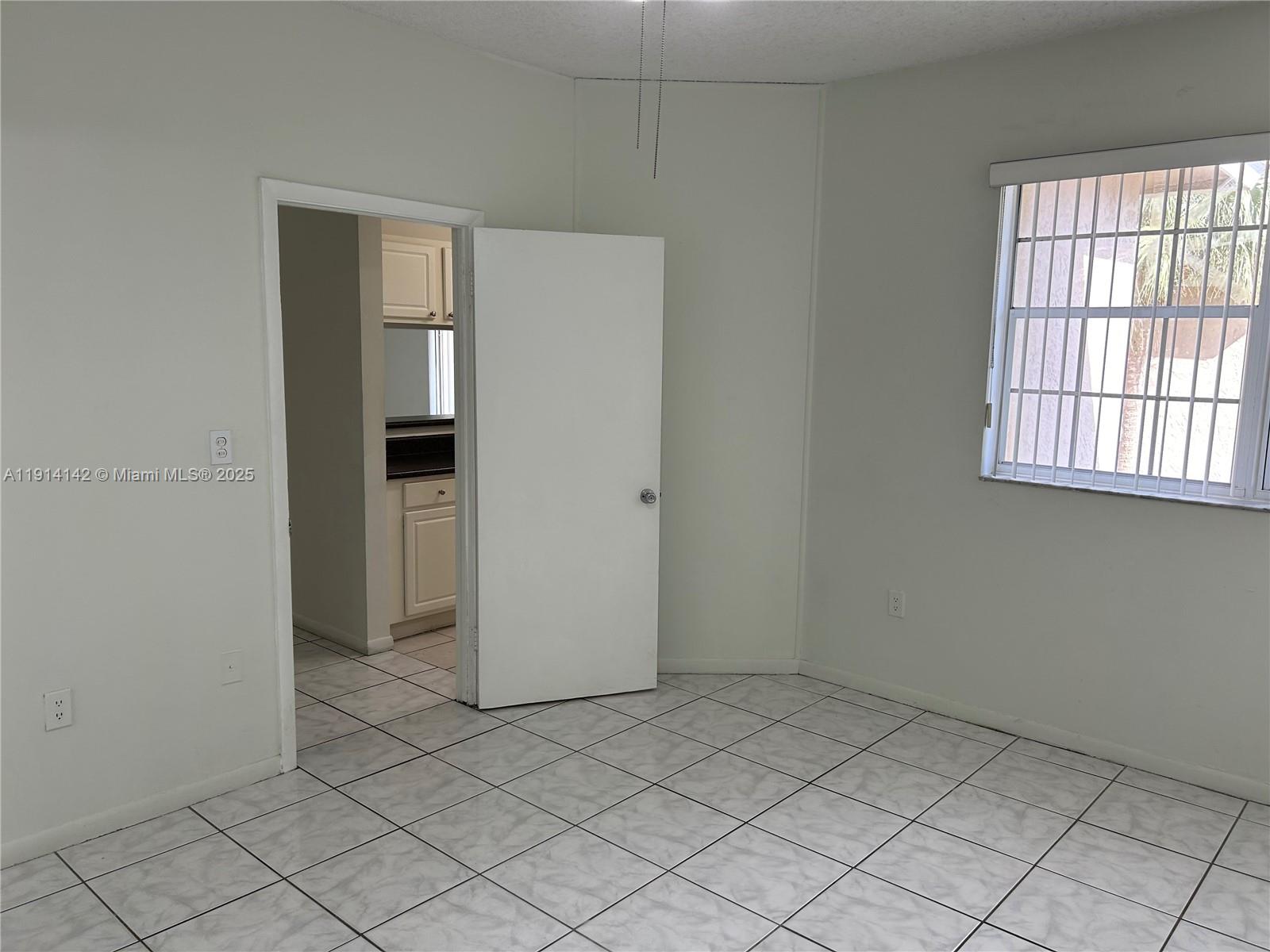 REFLECTIONS AT PEMBROKE P - Residential Lease