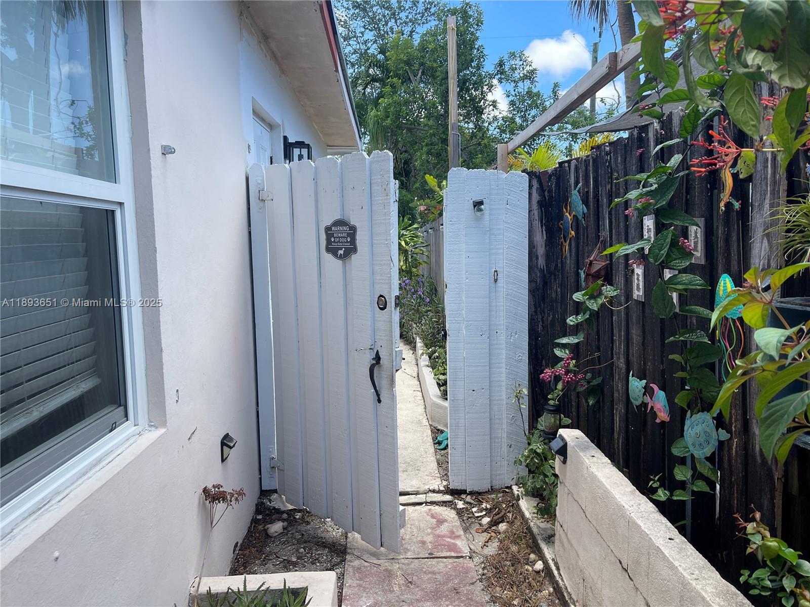 EVERGLADE LAND SALES CO - Residential Lease