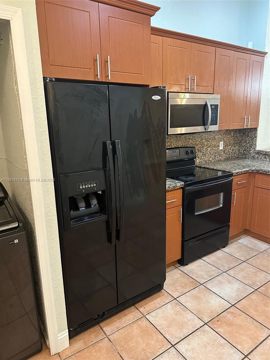 STONEHAVEN 1 - Residential Lease