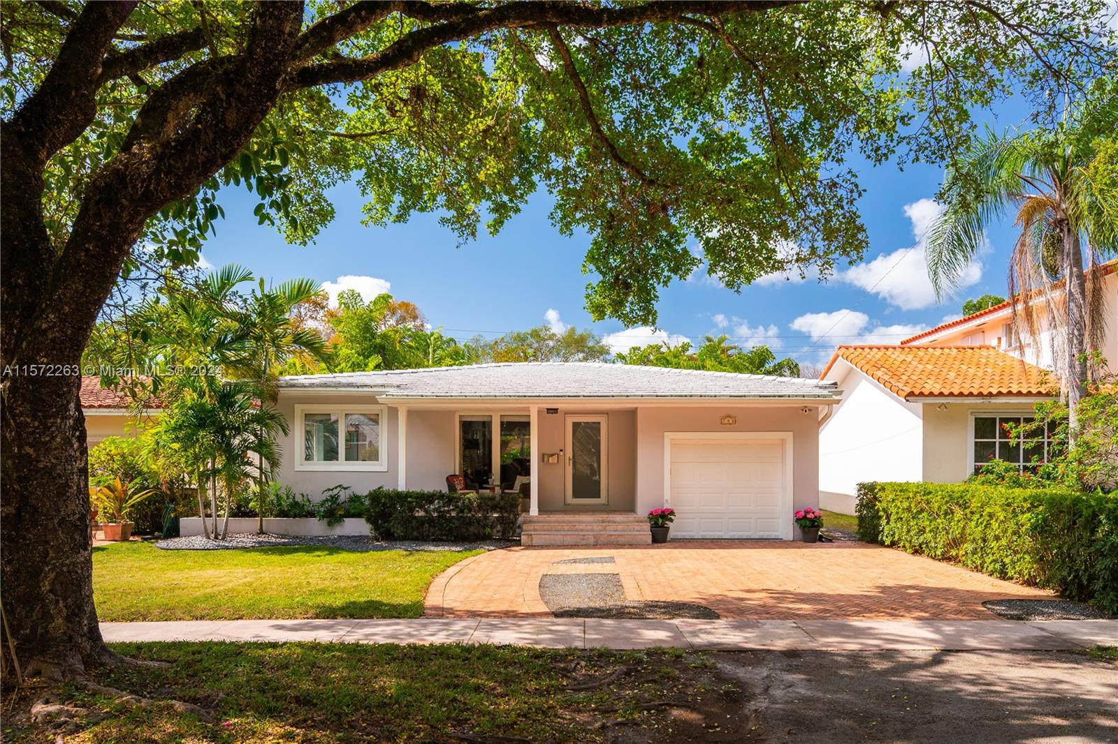 Property for Sale at 708 Majorca Ave, Coral Gables, Broward County, Florida - Bedrooms: 3 
Bathrooms: 2  - $1,450,000