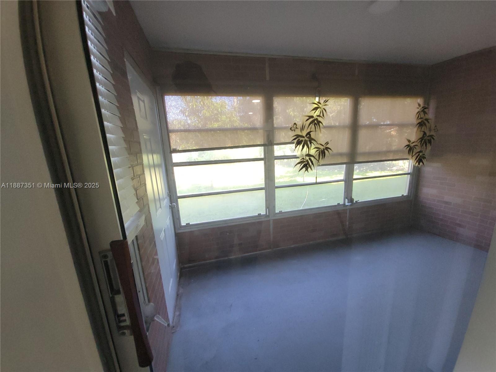 LAUDERDALE OAKS CONDO XIX - Residential Lease