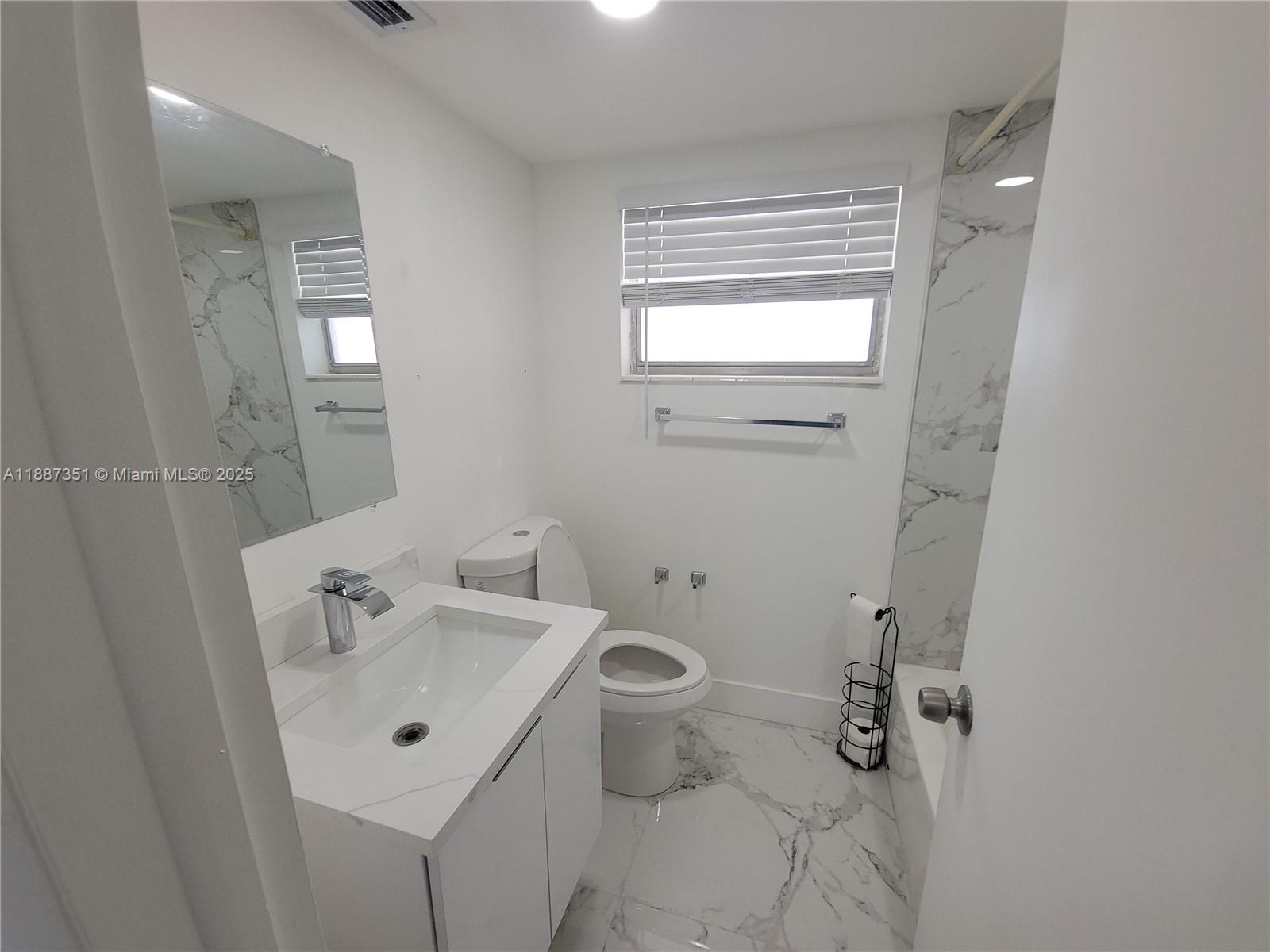 LAUDERDALE OAKS CONDO XIX - Residential Lease