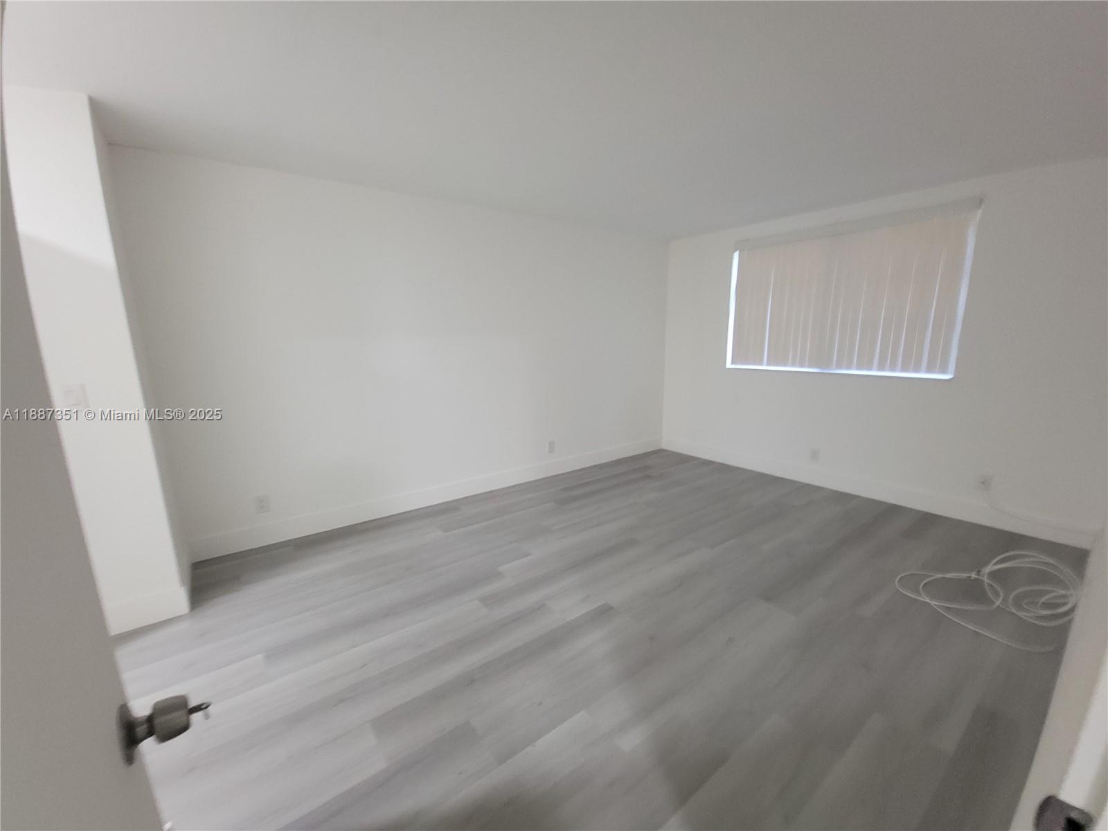 LAUDERDALE OAKS CONDO XIX - Residential Lease