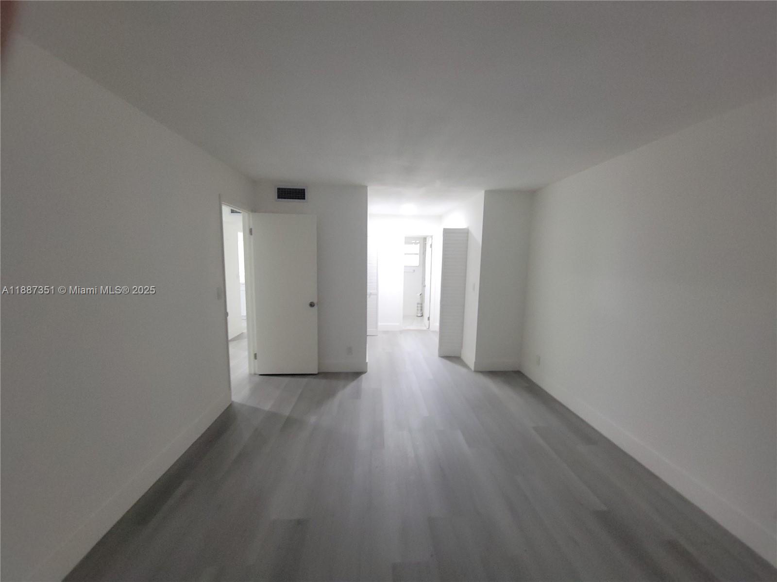 LAUDERDALE OAKS CONDO XIX - Residential Lease