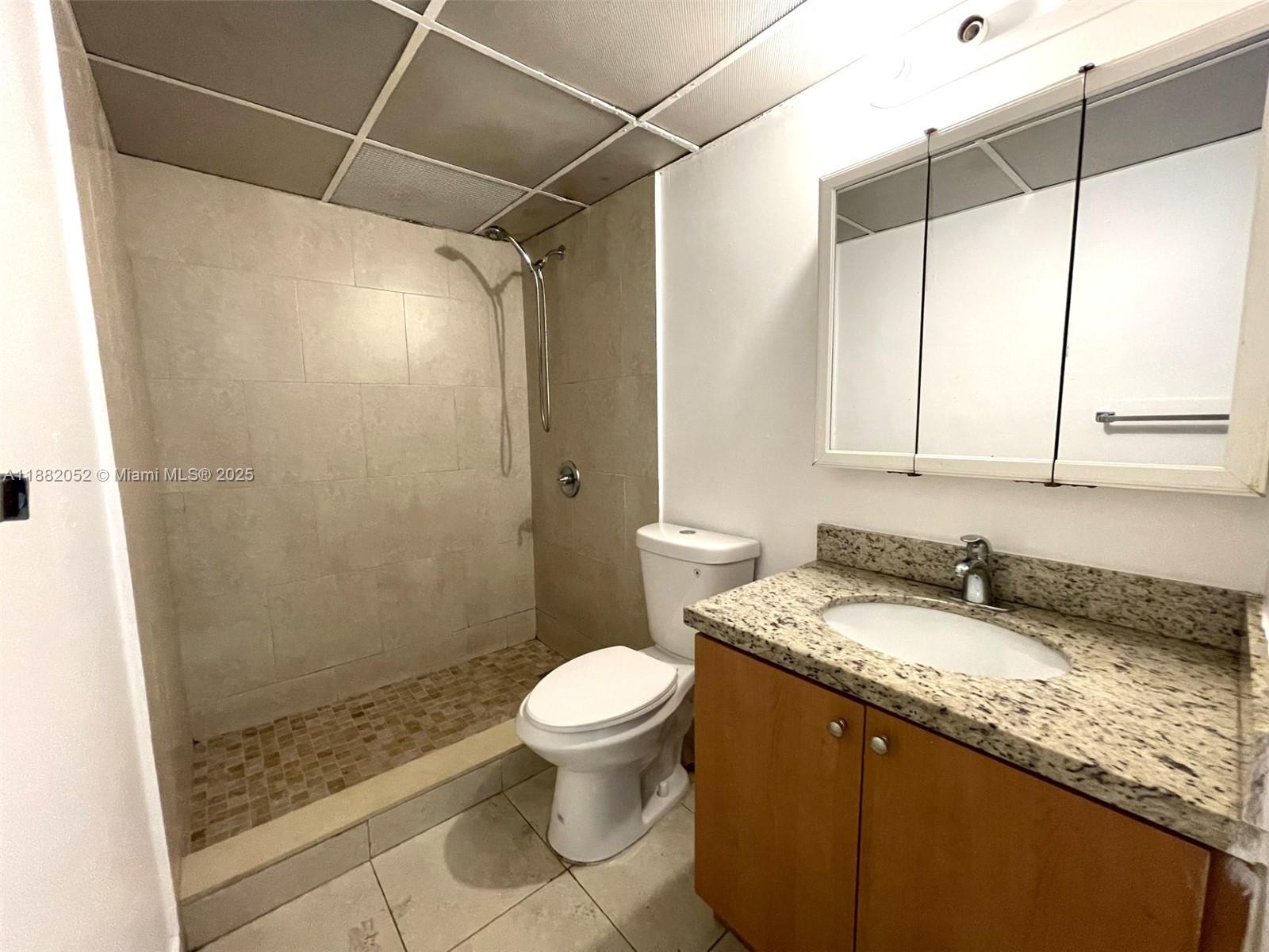 BROOKFIELD SQUARE CONDO - Residential Lease