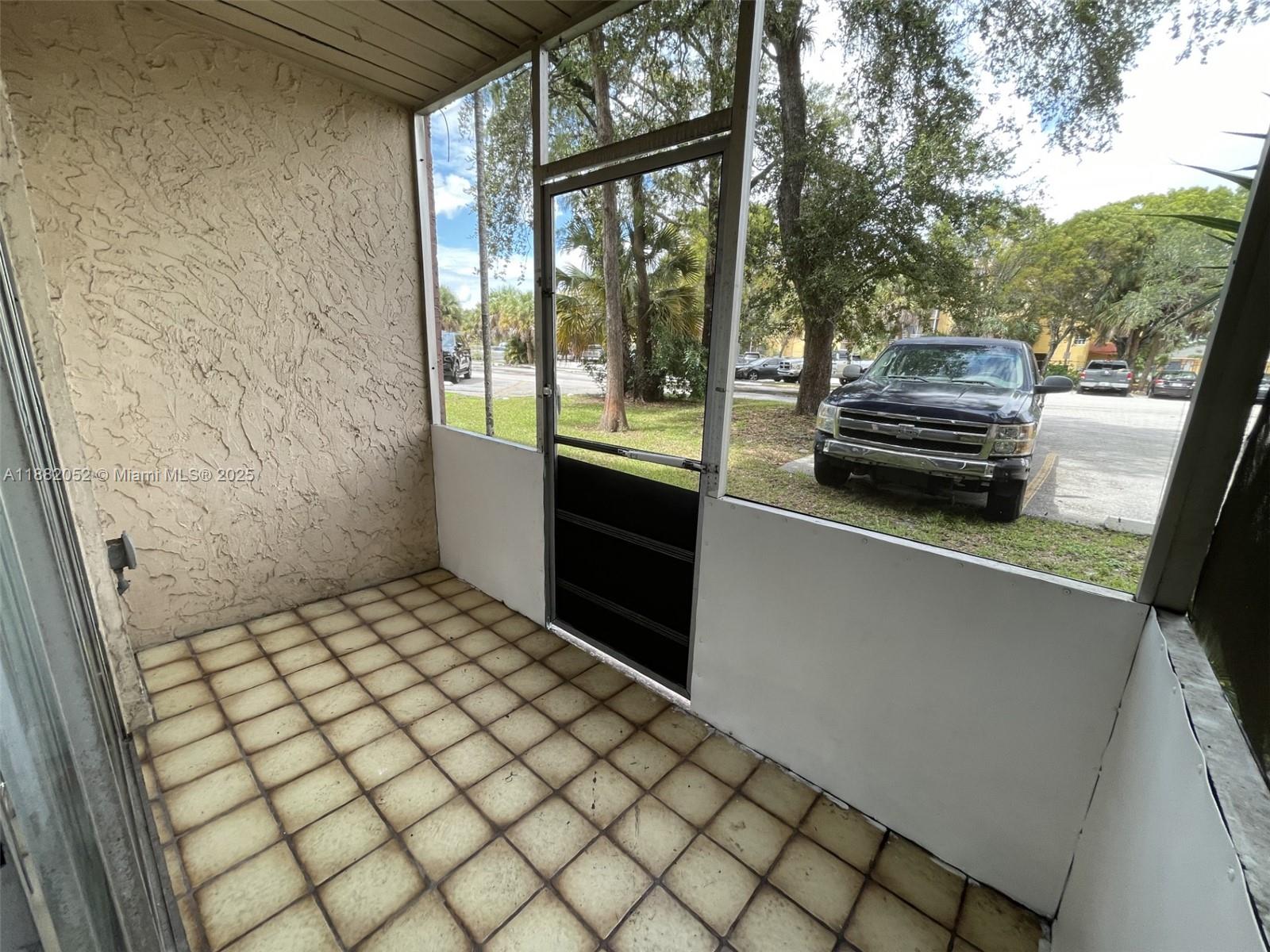 BROOKFIELD SQUARE CONDO - Residential Lease